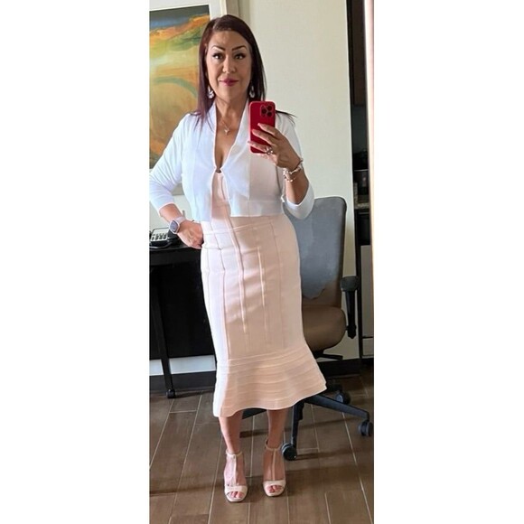 Beautiful blush peach colored Venus flattering dress - Picture 7 of 7